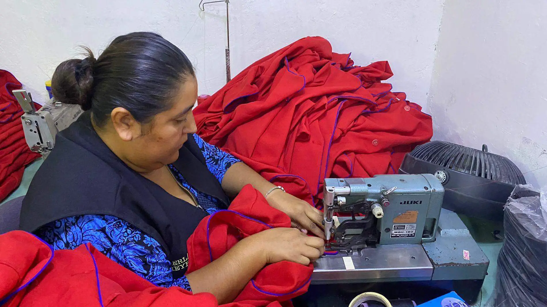 Briseida Germán es fabricante de uniformes escolares y de trabajo desde hace 5 años